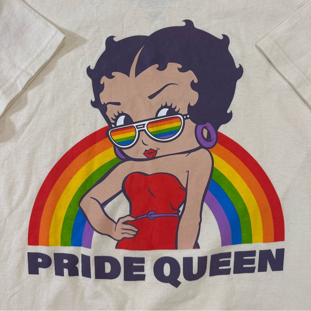 Betty Boop Pride Queen T Shirt Medium Rainbow Graphic Tee - Picture 2 of 4